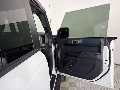 Used 2024 Ford Bronco Outer Banks AWD/4WD image 32