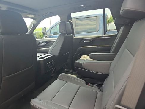 Used 2025 Chevrolet Tahoe LT AWD/4WD image 8