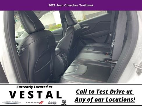Used 2021 Jeep Cherokee Trailhawk image 22
