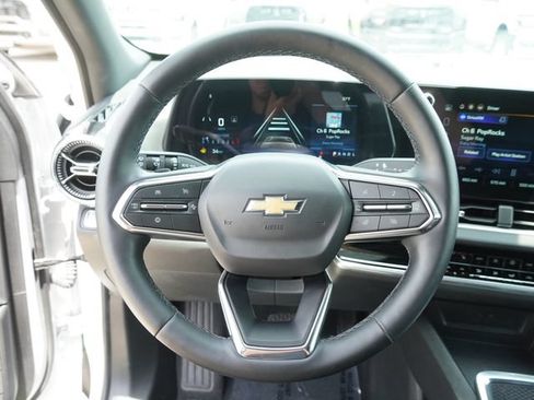 Used 2026 Chevrolet Equinox LT w/ Convenience Package II FWD image 27