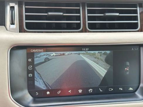 Used 2017 Land Rover Range Rover HSE image 28