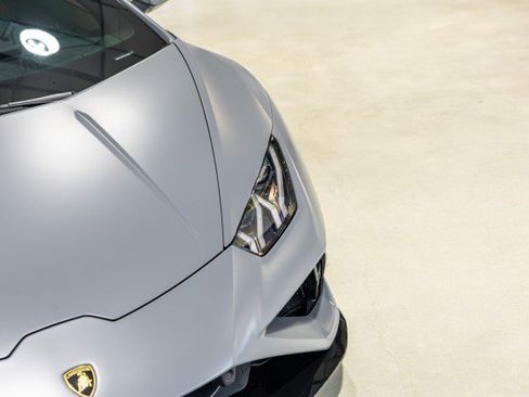 Used 2022 Lamborghini Huracan EVO RWD image 10