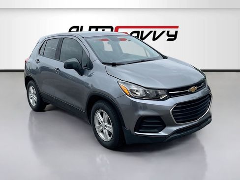Used 2020 Chevrolet Trax LS image 1