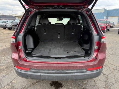 Used 2023 Jeep Grand Cherokee Altitude AWD/4WD image 36