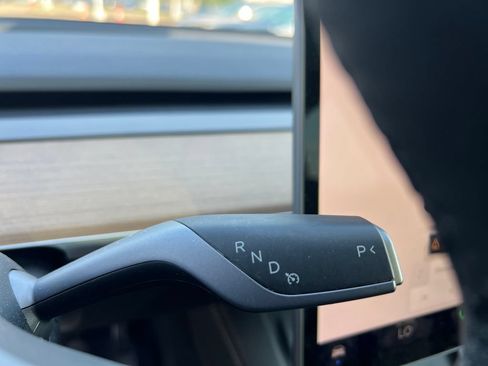 Used 2023 Tesla Model Y Long Range AWD/4WD image 17