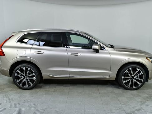 Certified 2023 Volvo XC60 B5 Ultimate w/ Protection Package Premier image 29