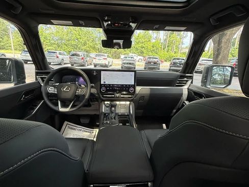 Used 2026 Lexus GX 550 w/ Accessory Package (2T) AWD/4WD image 17