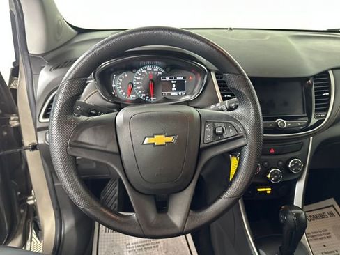 Used 2020 Chevrolet Trax LS image 14