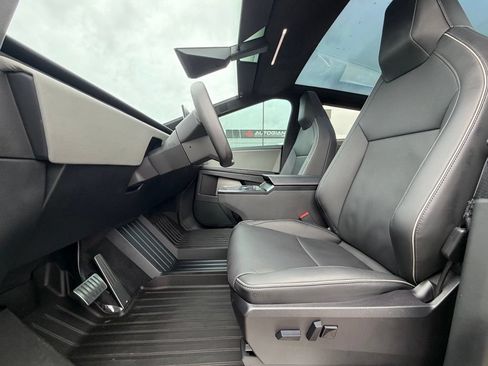 Used 2024 Tesla Cybertruck AWD Crew Cab image 16
