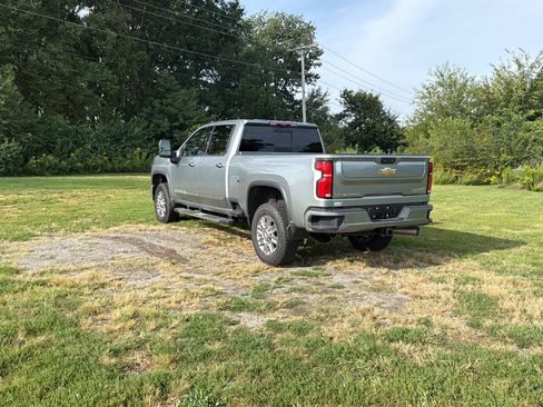 Certified 2026 Chevrolet Silverado 2500 High Country w/ High Country Premium Package AWD/4WD image 3