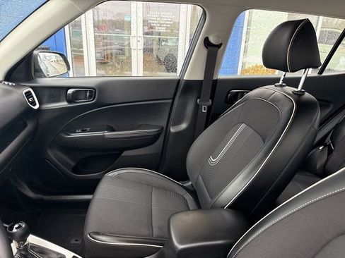 Used 2026 Hyundai Venue SEL image 20