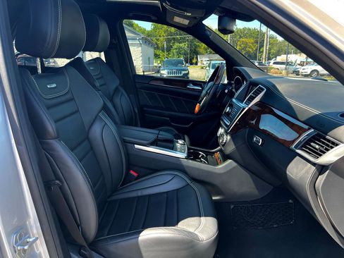 Used 2012 Mercedes-Benz ML 63 AMG 4MATIC image 24
