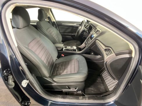 Certified 2020 Ford Fusion SE image 6