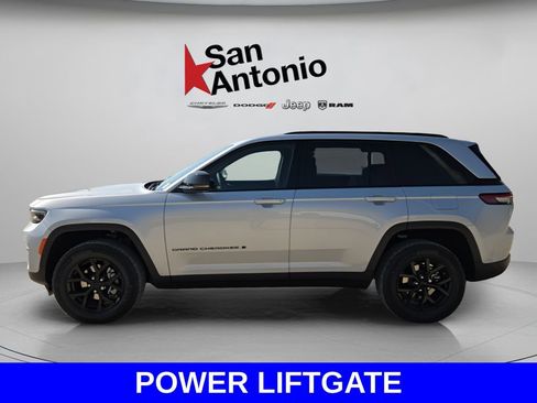 New 2025 Jeep Grand Cherokee Altitude RWD image 5