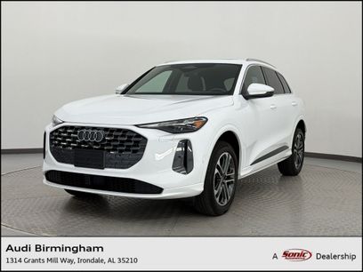 Used 2025 Audi Q5 Premium w/ Convenience Package