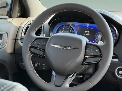 Used 2023 Chrysler 300 S RWD image 15