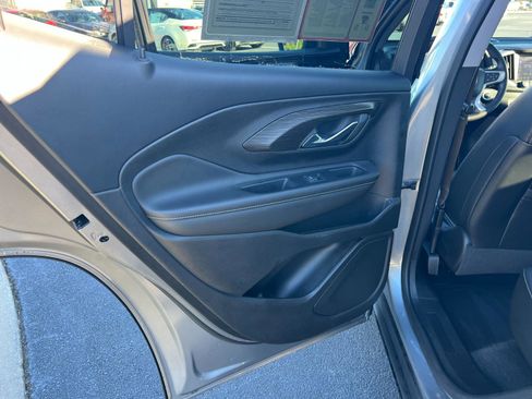 Used 2023 GMC Terrain SLT image 15