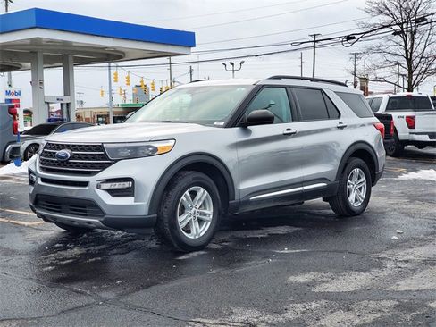 Used 2022 Ford Explorer XLT w/ Equipment Group 202A image 35