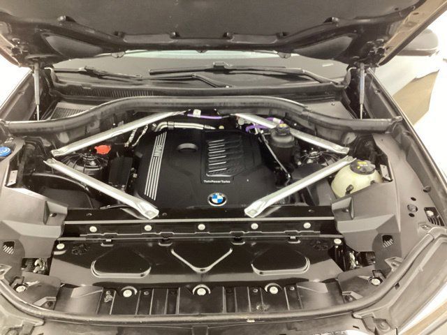 Used 2022 BMW X5 xDrive40i w/ Luxury Seating Package AWD/4WD image 30