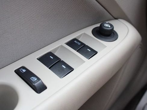 Used 2010 Ford Fusion SE FWD image 7