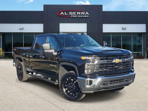 Used 2025 Chevrolet Silverado 2500 LT image 1