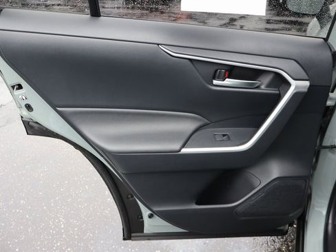 Used 2020 Toyota RAV4 XLE Premium image 29