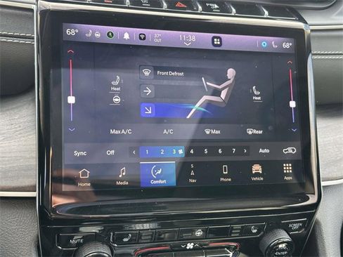 Certified 2023 Jeep Grand Cherokee Limited w/ Black Appearance Package image 34