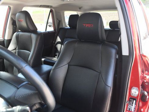 Certified 2022 Toyota 4Runner TRD Off-Road Premium w/ Moonroof Package AWD/4WD image 17