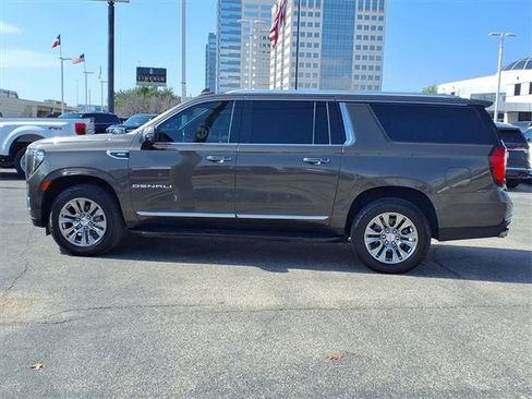 Used 2021 GMC Yukon XL Denali image 24