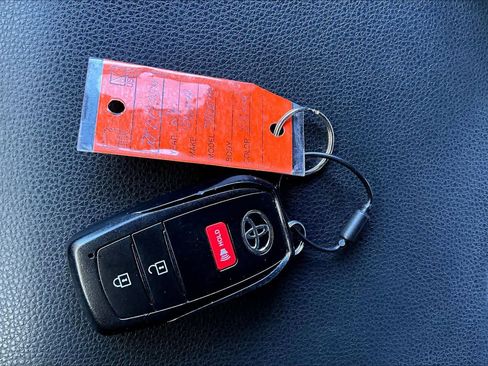 Used 2024 Toyota Tacoma TRD Off-Road image 14