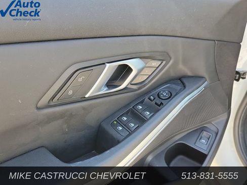 Used 2025 BMW 330i xDrive Sedan AWD/4WD image 18