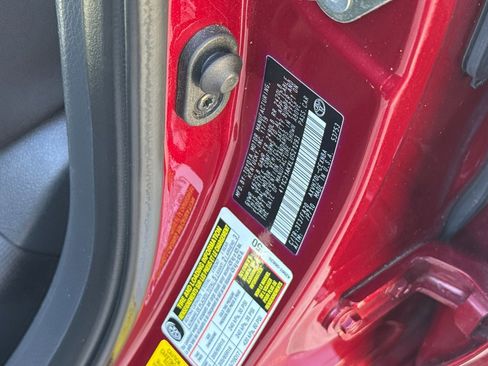 Used 2020 Toyota Camry LE image 19