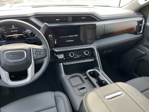 New 2026 GMC Sierra 2500 Denali w/ Denali Reserve Package image 15