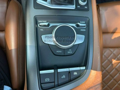 Used 2021 Audi R8 V10 w/ Premium Package RWD image 29