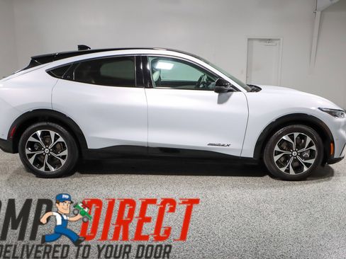 Used 2022 Ford Mustang Mach-E Premium image 6