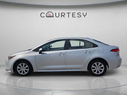 Certified 2024 Toyota Corolla LE FWD image 2