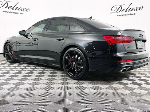 Used 2021 Audi S6 Prestige w/ Prestige Package image 4