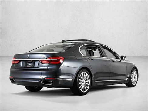 Used 2018 BMW 740i xDrive image 5