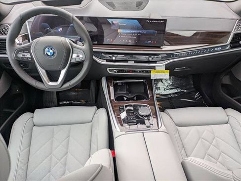 New 2026 BMW X5 xDrive50e image 16