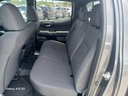 Used 2017 Toyota Tacoma TRD Sport w/ Tow Package RWD image 13