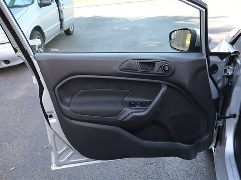 Used 2017 Ford Fiesta SE FWD image 23