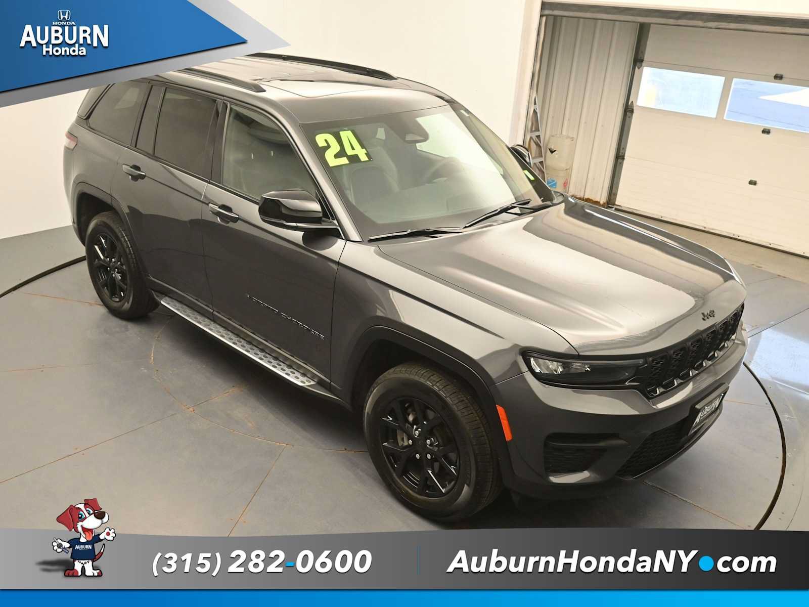 Used 2024 Jeep Grand Cherokee Altitude AWD/4WD image 27