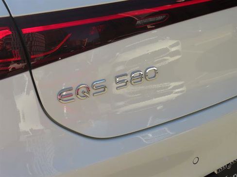 Certified 2023 Mercedes-Benz EQS 580 4MATIC Sedan image 31