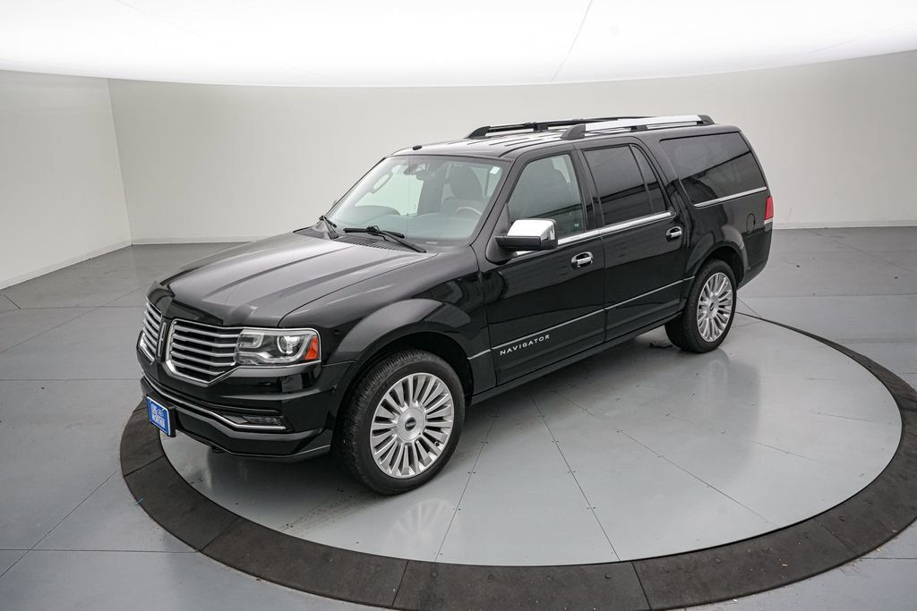 Used 2017 Lincoln Navigator L Reserve AWD/4WD image 8