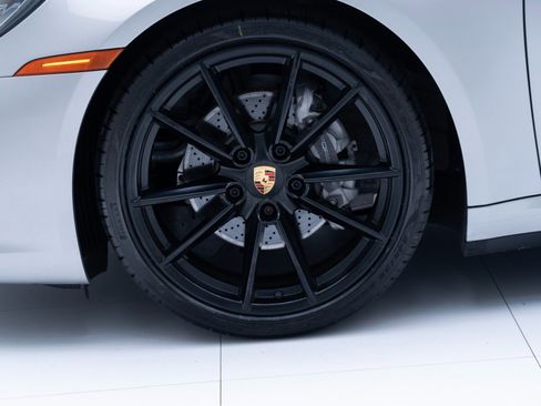 Used 2021 Porsche 911 Carrera image 12