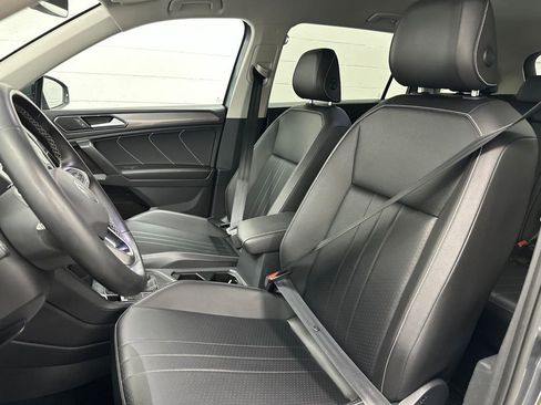 Used 2022 Volkswagen Tiguan SE AWD/4WD image 17