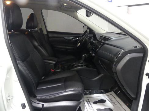 Used 2018 Nissan Rogue SL w/ Premium Package image 22