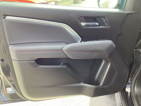 Used 2025 Chevrolet Colorado Z71 image 14