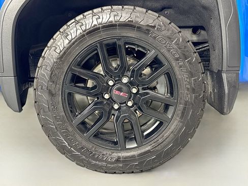 Used 2024 GMC Sierra 1500 Elevation w/ Elevation Premium Package AWD/4WD image 8