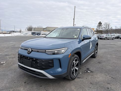 New 2026 Volkswagen Tiguan SE image 1